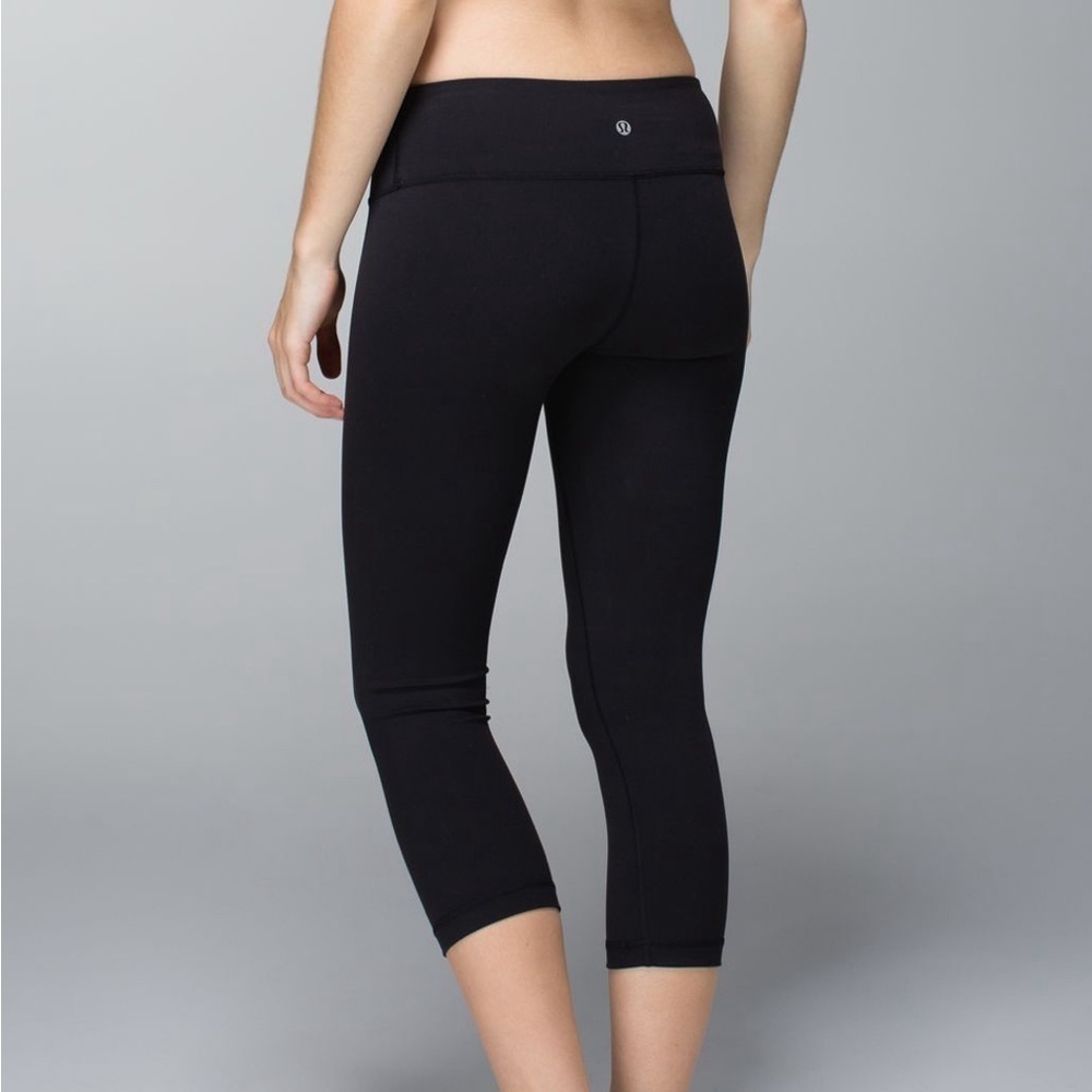 Lululemon Wunder Under Crop 21” Sz 6 Black Luxtreme Leggings - Picture 2 of 4